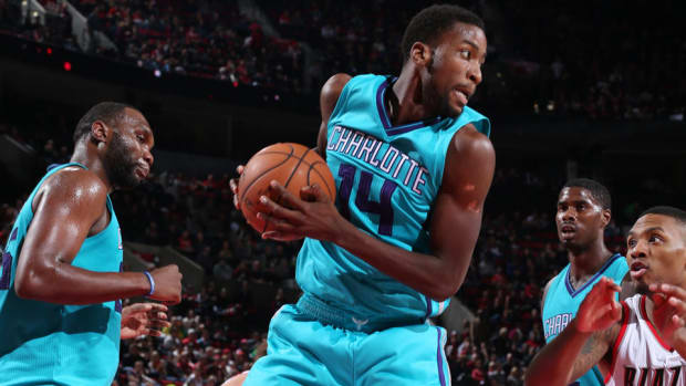 mkg-hornets-injury.jpg